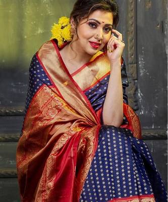 Blue red silk blend banarasi saree with unstitched blouse piece 3