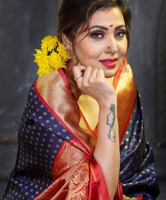 Blue red silk blend banarasi saree with unstitched blouse piece 4