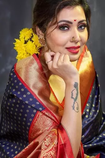 Blue red silk blend banarasi saree with unstitched blouse piece