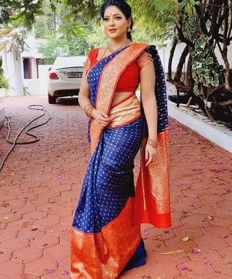 Blue red silk blend banarasi saree with unstitched blouse piece 1
