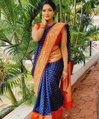 Blue red silk blend banarasi saree with unstitched blouse piece 2