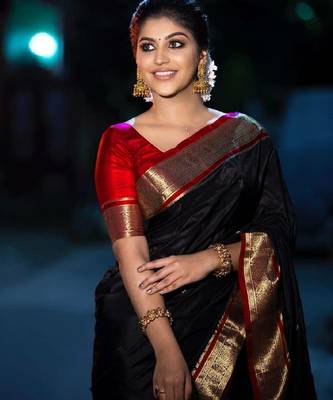 Black red silk blend banarasi saree with unstitched blouse piece 2