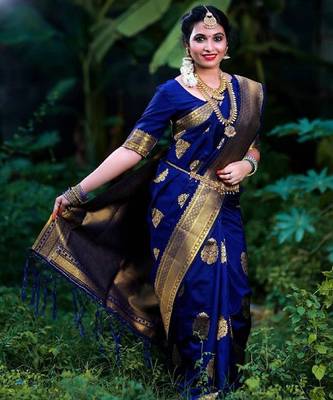 Blue silk blend banarasi saree with unstitched blouse piece 4