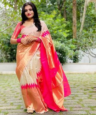 Off white pink silk blend banarasi saree with unstitched blouse piece 5