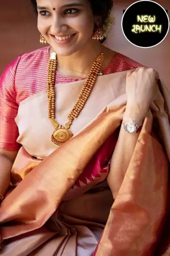 Off white pink silk blend banarasi saree with unstitched blouse piece
