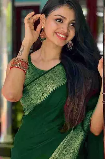 Green silk blend banarasi saree with unstitched blouse piece