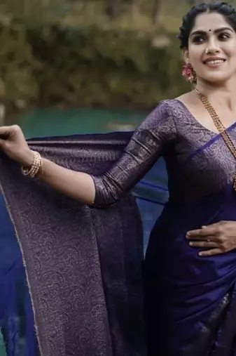 Blue silk blend banarasi saree with unstitched blouse piece