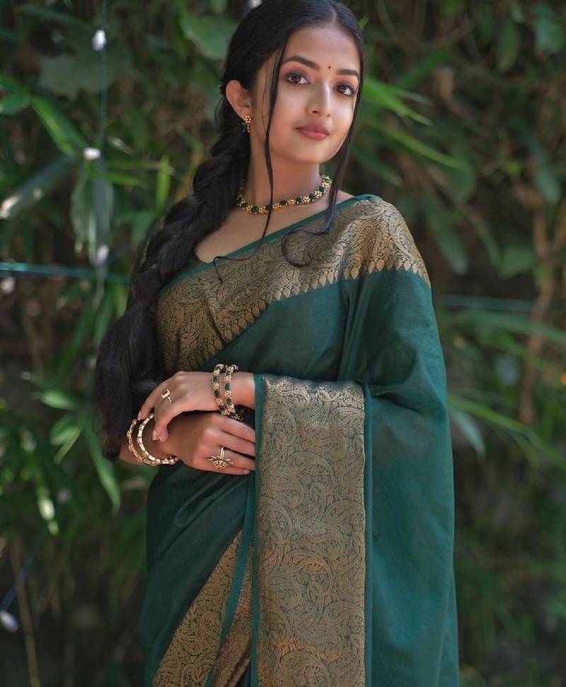 Green soft silk blend banarasi jacuard work designer party wear saree with unstitched blouse piece