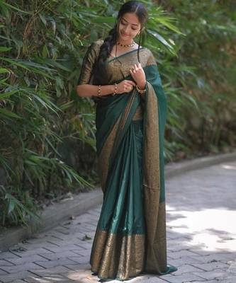 Green silk blend banarasi saree with unstitched blouse piece 3