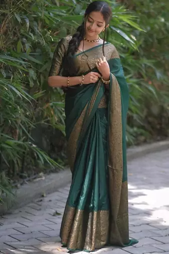 Green silk blend banarasi saree with unstitched blouse piece
