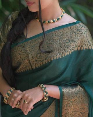 Green silk blend banarasi saree with unstitched blouse piece 4