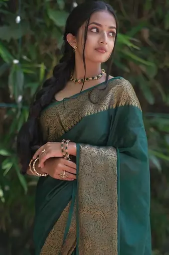 Green silk blend banarasi saree with unstitched blouse piece