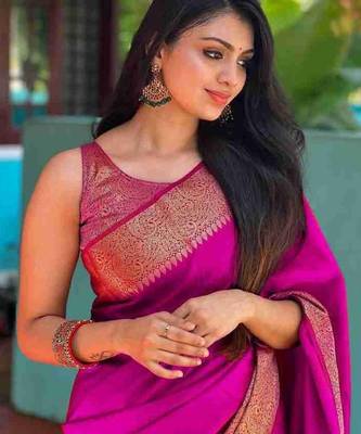 Pink silk blend banarasi saree with unstitched blouse piece 5