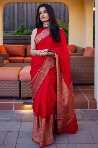 Red silk blend banarasi saree with unstitched blouse piece
