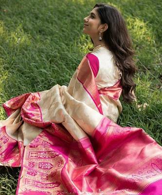 Off white pink silk blend banarasi saree with unstitched blouse piece 2