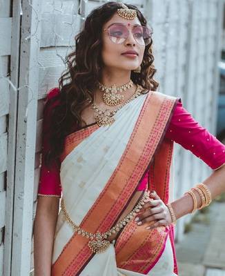 White pink silk blend banarasi saree with unstitched blouse piece 2