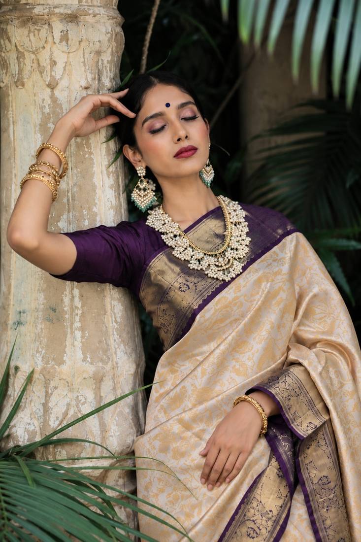 Wine white silk blend banarasi saree with unstitched blouse piece