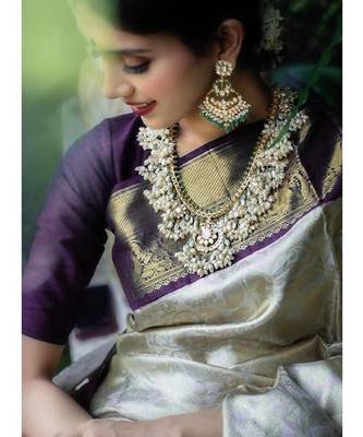 Wine white silk blend banarasi saree with unstitched blouse piece 3