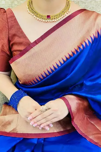 Blue white silk blend banarasi saree with unstitched blouse piece