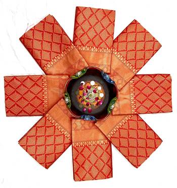 Red silk blend banarasi saree with unstitched blouse piece 4