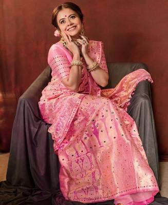 Pink silk blend banarasi saree with unstitched blouse piece 2