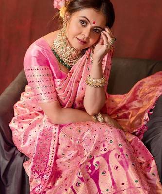 Pink silk blend banarasi saree with unstitched blouse piece 3