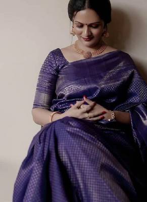 Blue silk blend banarasi saree with unstitched blouse piece 2