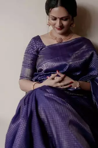 Blue silk blend banarasi saree with unstitched blouse piece