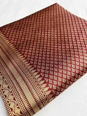 Maroon silk blend banarasi saree with unstitched blouse piece 5