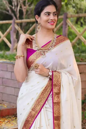 White pink silk blend banarasi saree with unstitched blouse piece