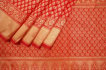 Red silk blend banarasi saree with unstitched blouse piece 5