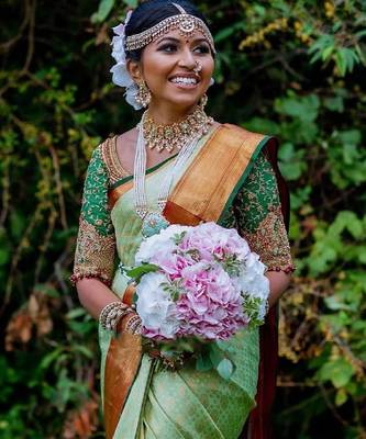 Light green red silk blend banarasi saree with unstitched blouse piece 1