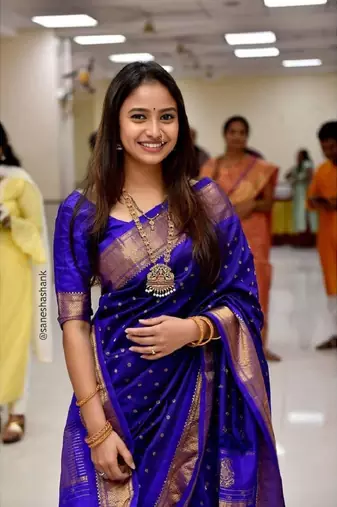 Blue silk blend banarasi saree with unstitched blouse piece