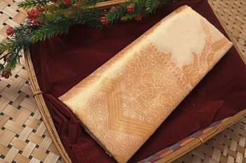 Off white silk blend banarasi saree with unstitched blouse piece 5