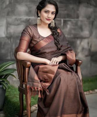 Brown silk blend banarasi saree with unstitched blouse piece 2