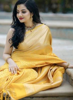 Yellow silk blend banarasi saree with unstitched blouse piece 4