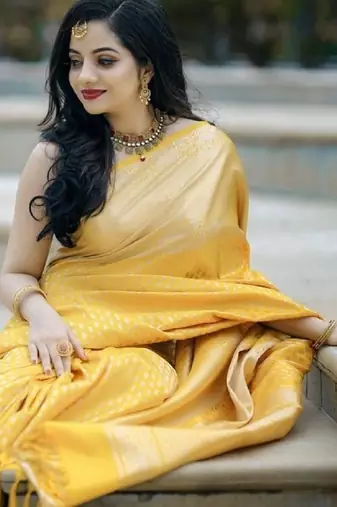 Yellow silk blend banarasi saree with unstitched blouse piece