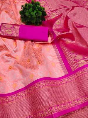 Pink silk blend banarasi saree with unstitched blouse piece 5