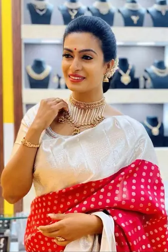 Pink silver silk blend banarasi saree with unstitched blouse piece