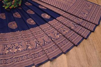 Blue silk blend banarasi saree with unstitched blouse piece 5