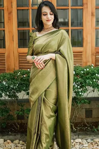 Green silk blend banarasi saree with unstitched blouse piece