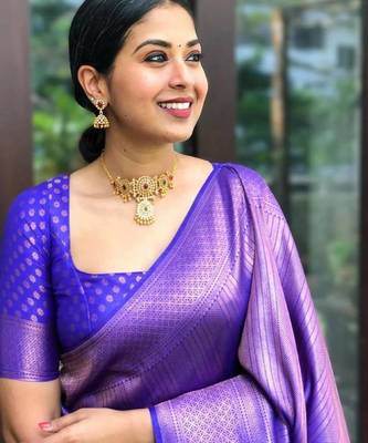 Blue silk blend banarasi saree with unstitched blouse piece 3