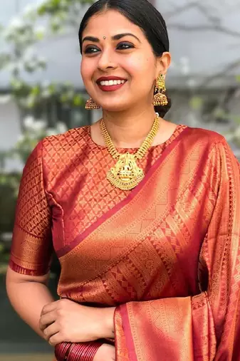 Orange silk blend banarasi saree with unstitched blouse piece