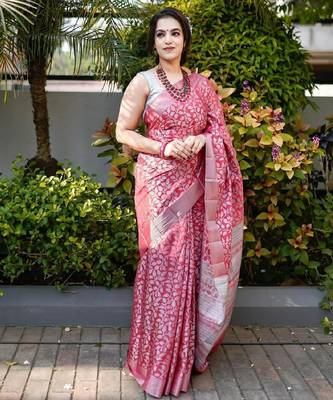 Pink silk blend banarasi saree with unstitched blouse piece 3