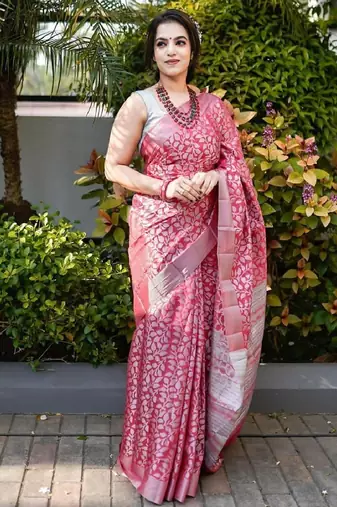 Pink silk blend banarasi saree with unstitched blouse piece