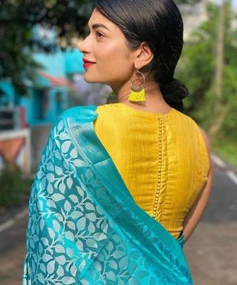 Sky blue silk blend banarasi saree with unstitched blouse piece 3