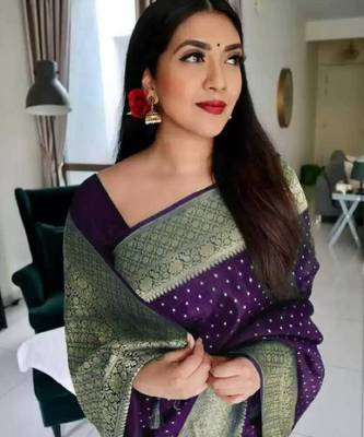 Wine silk blend banarasi saree with unstitched blouse piece 2