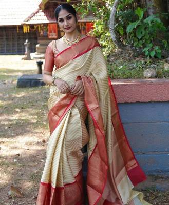 Off white pink silk blend banarasi saree with unstitched blouse piece 1