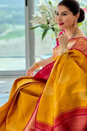 Yellow pink silk blend banarasi saree with unstitched blouse piece