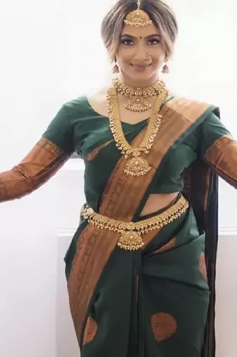 Green silk blend banarasi saree with unstitched blouse piece